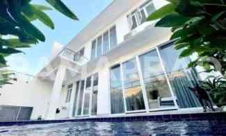 Dijual Villa Modern Luxury 2 Lantai Taman Pool Balkon Carport Canggu