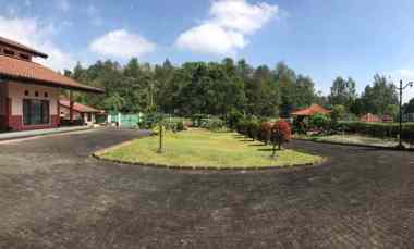 Villa 1000m2 Bagus Terawat View Pegunungan di Cisarua Bogor