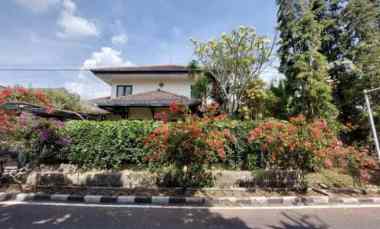 Villa Dijual di Tlogomas Malang