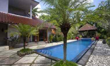 Villa Mewah 2 Lantai View Gunung Merapi Lahan Super Luas di Pakem