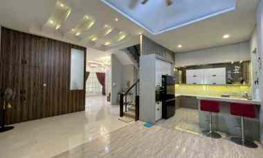 Rumah Dijual di Komplek Grand Cemara Asri
