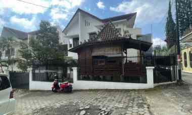 dijual villa jalan abdul gani