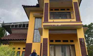 BU Vila Potensial untuk Passive Income Perabot Ready di Kota Batu