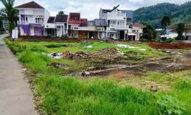 Villa Bonus Kolam Renang dan Perabot di Kota Wisata Batu