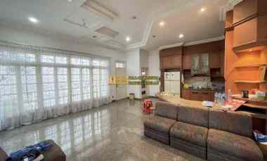 dijual villa jalan multatuli