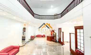 dijual villa jalan multatuli medan