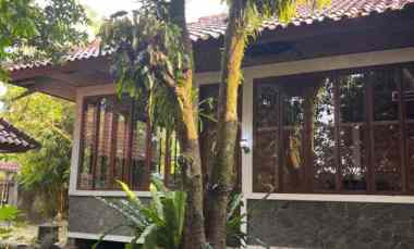 dijual villa jl bougenville