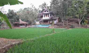 Rumah Villa 2 Lantai Kebun dan Sawah di Wanayasa Purwakarta