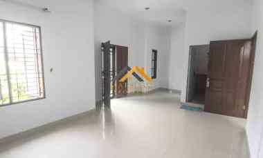 dijual villa komplek cemara asri jalan freesia medan