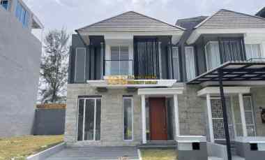 dijual villa komplek citraland gama