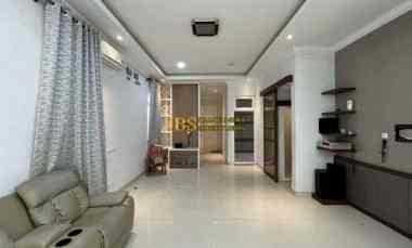 dijual villa komplek citraland gama