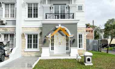 dijual villa komplek citraland gama