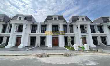 dijual villa komplek citraland helvetia