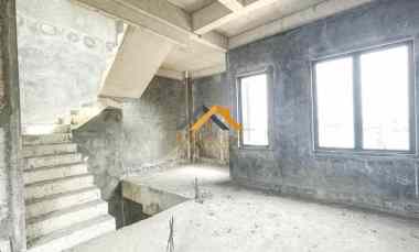 dijual villa komplek givency one jalan