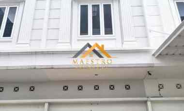 dijual villa komplek grand ayahanda