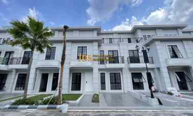 dijual villa komplek jewel park jalan