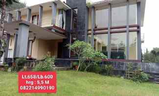 Dijual Rumah Villa Mewah Vieu Kota Bandung di Villa Trinity Cihideung