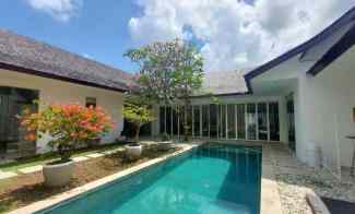 dijual villa lantai 1 lokasi brawa canggu