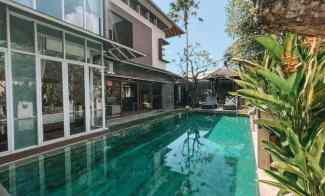 dijual villa lantai 2 lokasi seminyak