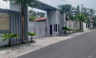 dijual villa losari sukoharjo kec