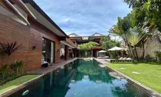 Dijual Villa Luxury Lantai 2 Lokasi Seminyak