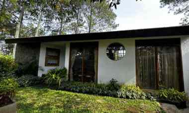 Dijual Villa Mewah di Klub Bunga Batu