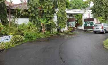 Dijual Cepat Tanah Bangunan Villa, Sangat Asri Ada Privat Pool