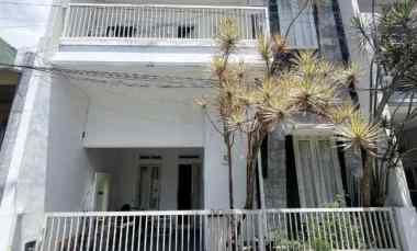 Dijual Rumah Villa Full Furnished Baru Gress di Oro Oro Ombo Kota Batu
