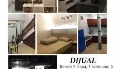 Villa Dijual di jl. Kusuma Pesanggrahan Batu Malang