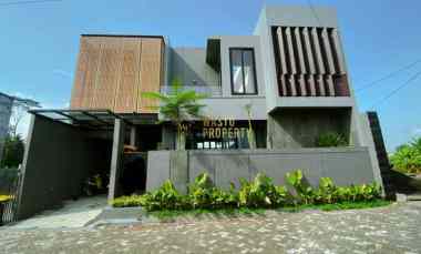 Luxury Villa Premium Fully Furnished View Sawah di Jakal km 12