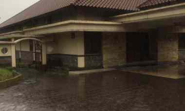 dijual villa sumber gedang kec pandaan