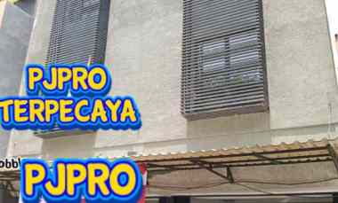 Disewa Ruko dengan Lokasi Premium di Jalan Boulevard Raya