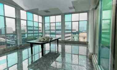 Space Office Full Glass Posisi di Rooftop Cocok untuk Introvert