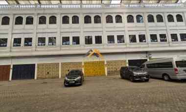 Disewakan Ruko 3 Gandeng Komplek CBD Polonia jl. Padang Golf