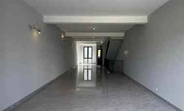 Siap Pakai Ruko 3 Lantai Beverly Pakuwon City dekat EastCoast, Hokky
