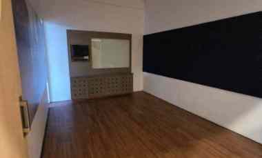 Disewakan Ruko Strategis 3 Lantai di Raya Jemursari