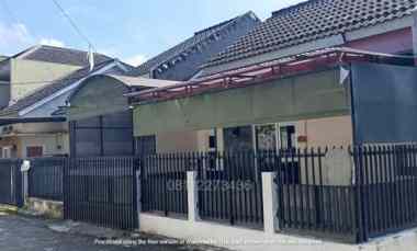 disewakan rumah cibaligo dengan carport dan garasi