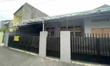 Rumah Disewakan di Cipinang