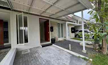 Disewakan Rumah Northwest Citraland Wiyung dekat Pakuwon Mall