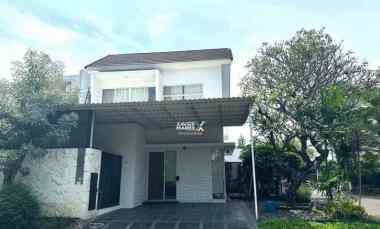 Rumah Bagus di Forest Mansion Citraland Wiyung Ada Private Pool