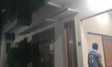 Disewakan Rumah 2 Lantai, 4 KT, Semi Furnished di jl Raya Tengah