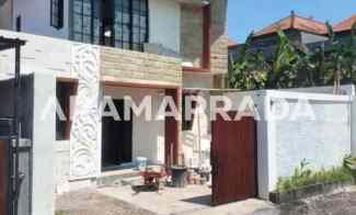 Sewa Rumah Semi Villa Semi-furnished 4 Kamar dekat Bandara Goa Gong Ji