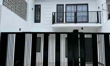 Disewakan Rumah Furnished Baru Renovasi D Green Mansion Surabaya Barat