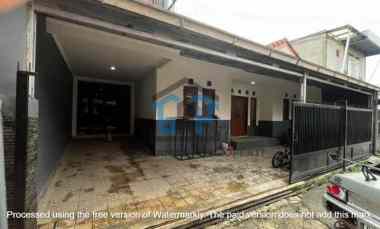Disewakan Rumah Kav Cihanjuang 5 menit Pemkot Cimahi Full Renovasi