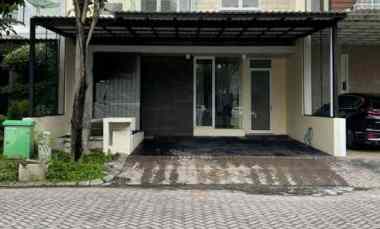 Disewakan Rumah Royal Residence Wiyung Surabaya Barat - KTidur 4 1