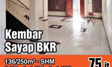 disewakan rumah kembar sayap bkr