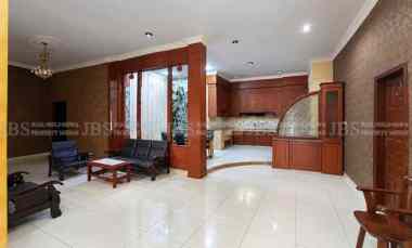 disewakan rumah komplek cemara hijau jalan