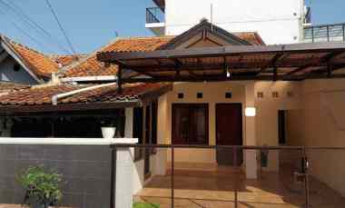 Rumah Komplek Sariwangi Ada 1 Paviliun 10 menit Polban Siap Huni