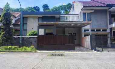 Disewakan Rumah Semi Furnish di Komplek Setraduta Bandung