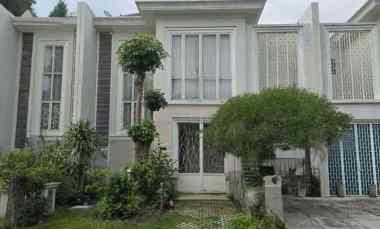 disewakan rumah long beach